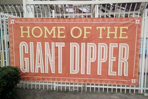 1044-Giant-Dipper-Roller-Coaster